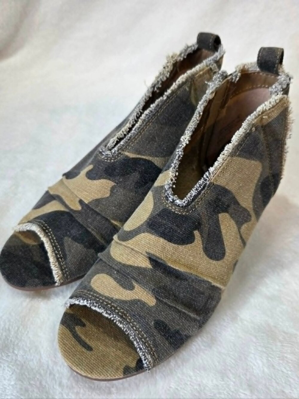 Women's Ankle Boots by Very G Camo Print Size 8